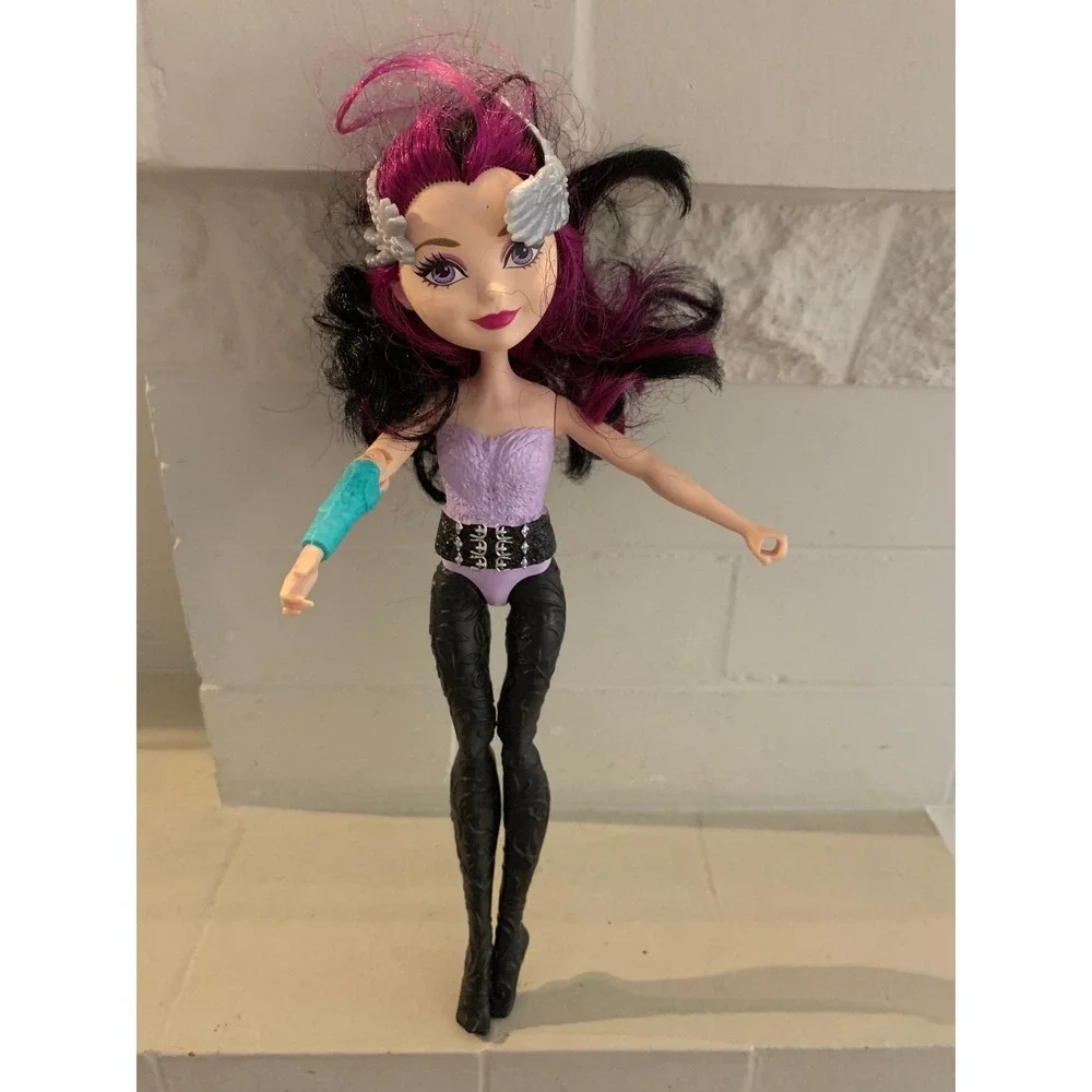 Ever After High Raven‎ Queen Magic Arrow Doll